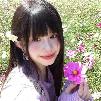 《某顶流深夜密会神秘女子，恋情疑曝光》配图