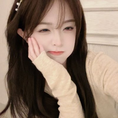 《网红直播时突然被家人打断，关播后疑遭警方带走》配图