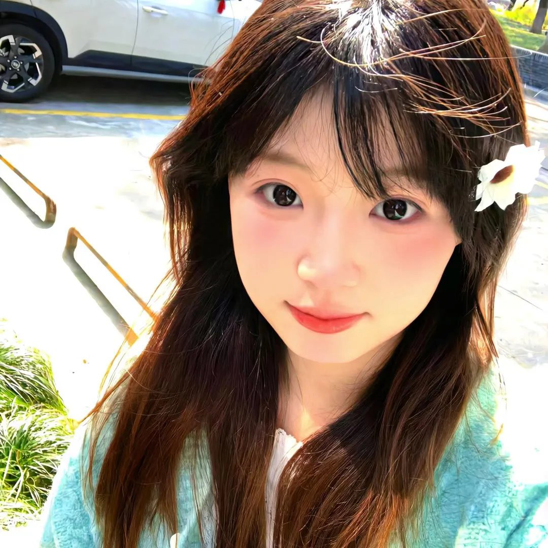 《当红小花被曝片场骂哭新人，现场视频流出》配图